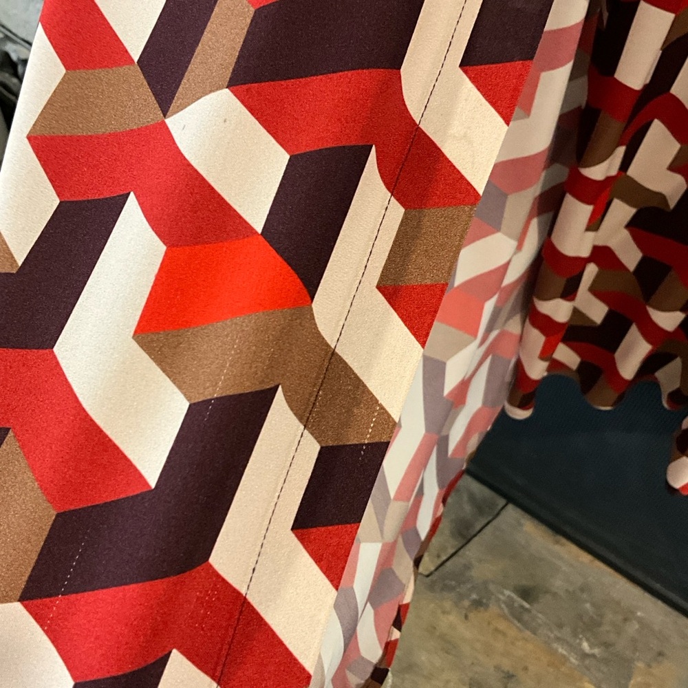 Classiques Entier Women’s Silk Geometric Patterned Blouse - Picture 3 of 5